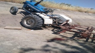 Manisada traktör sulama kanalına düştü: 1 ölü
