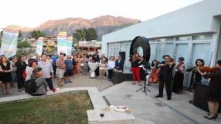 Marmaris İçmeler Sanatevi kapılarını sergiyle açtı
