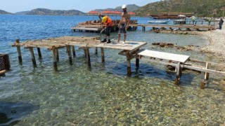 Marmarisin kırsal mahallelerinde kaçak iskele yıkımları başladı