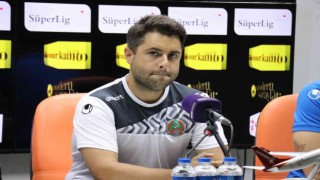 Mateos: “Top kaleye girmek istemese de galibiyet aldık”