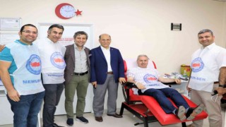 Memur-Senden Kızılaya kan bağışı