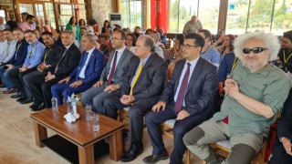 Merhum Başbakan Menderes gazetecilerle anıldı