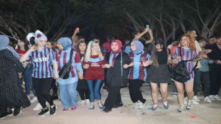 Mersinde Trabzonsporun şampiyonluğu coşkuyla kutlandı