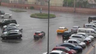 Meteoroloji sel baskını için uyardı: Diyarbakırda sağanak etkili oldu