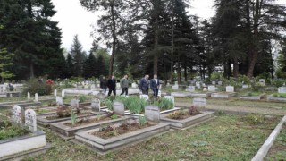 Mezarlıkta kuran ziyafeti