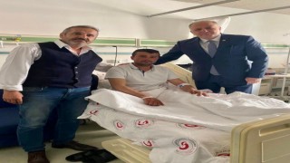 Milletvekili Koçerden Pençe Kilit gazisine hastanede ziyaret
