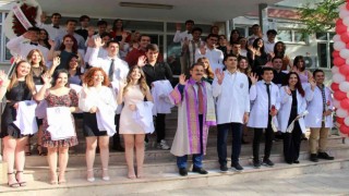 MSKÜnün ilk diş hekimi adayları beyaz önlük giydi
