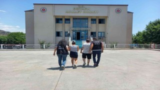 Muğlada otomobilde uyuşturucuyla yakalanan iki şüpheliden biri tutuklandı