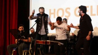 Müzik şöleninde Engel tanımadan doyasıya eğlendiler