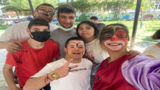 Nazilli Sağlık Hizmetleri MYO öğrencilerinden ‘Engelsiz Eğleniyoruz Projesi
