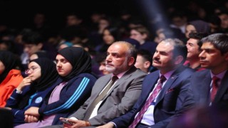 Necip Fazıl şiirlerle anıldı
