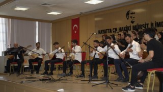 Neşet Ertaş türkülerinin söylendiği konsere ilgi