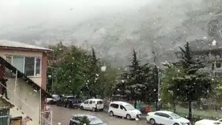 Nisan karı, 3 bin rakımlı Karabet Geçidinde etkili oluyor