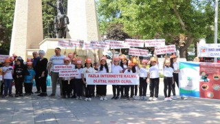 Öğrenciler pandemide artan teknoloji bağımlığına dikkat çekti