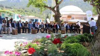 Opet, orman yangınlarından zarar gören köyleri yeniden inşa ediyor