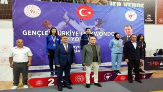 Osmangazili tekvandocudan gümüş madalya