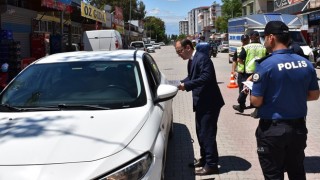 Osmaniye'nin Toprakkale İlçesi’nde, yayalar için trafik güvenliği uygulaması yapıldı