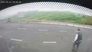 Otobüs şoföründen alkışlanacak hareket