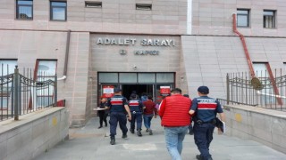 Otomobil çalan 3 şüpheli jandarma ekiplerince yakalandı
