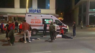 Otomobil ile çarpışan motosikletteki 2 kişi yaralandı