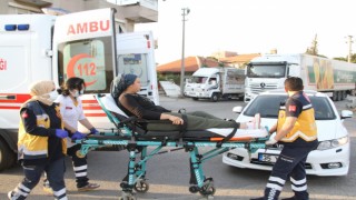 Otomobille çarpışan elektrikli bisiklet sürücüsü yaralandı