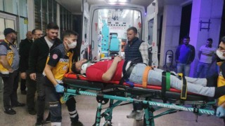 Otomobiller kafa kafaya çarpıştı