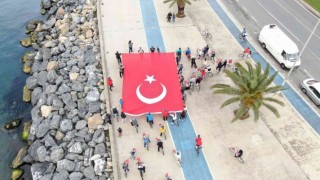 Pendikte 19 Mayısta dev Türk bayraklı bisiklet korteji havadan görüntülendi