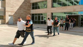 Pişkin hırsızdan gazetecilere: Çek çek Antalya yakışıklı görsün
