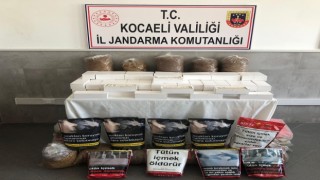 Piyasaya sürülmeye hazır onlarca kilo kaçak tütün ve binlerce makaron ele geçirildi