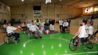 Protokol ile engellilerin basket maçı nefes kesti