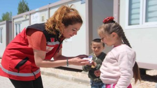 Psikososyal ekibi, savaştan tahliye edilen Ahıska Türklerini biran olsun yalnız bırakmıyor