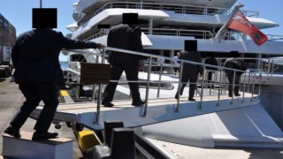 Rus oligarkın 300 milyon doalarlık yatına ABDnin talebi üzerine Fijide el konuldu