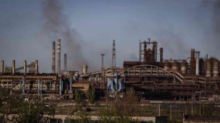 Rusyanın Azovstal fabrikasına fosfor bombası ile saldırı düzenlediği iddia edildi