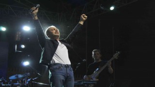 Sağlıkçılar pandeminin yorgunluğunu Oğuzhan Koç konseriyle attı
