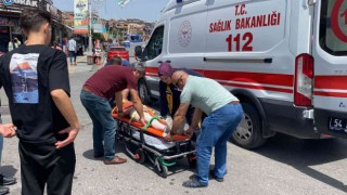 Sakaryada otomobil ile motosiklet çarpıştı: 2 yaralı