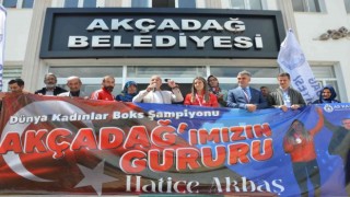 Şampiyon Akbaş, Akçadağda coşkuyla karşılandı