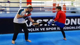 Şampiyon olabilmek için her gün 90 kilometre yol kat ediyor