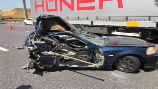 Sancaktepe Kuzey Marmara Otoyolunda yavaşlayan otomobile kamyonet çarptı: 1 yaralı