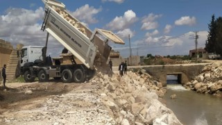 Şanlıurfada deforme olan yollarda bakım ve onarım çalışması