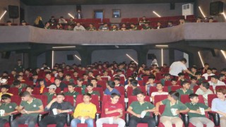 Şanlıurfada öğrencilerin sinema keyfi