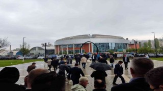 Saraybosnada Müslümanlar bayram sabahı camilere akın etti