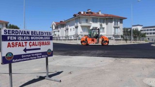 Serdivanda 5 sokak daha asfaltlandı