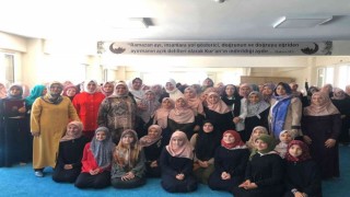 Sevgi Kurtulmuş, Diyarbakırda Kuran Kursu öğrencileriyle bir araya geldi