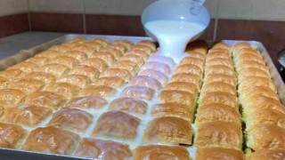 Sıcak günlere denk gelen Ramazan Bayramının gözdesi soğuk baklava