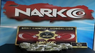 Siirtte bir araçta 6 kilo 738 gram eroin ele geçirildi