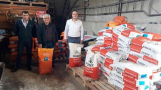 Simavda çiftçilere 3 bin 500 kilogram yağlık ayçiçeği tohumu dağıtıldı