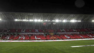 Sivasspor taraftarlarından muhteşem koreografi