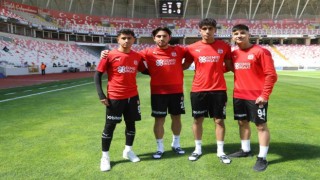 Sivassporun gençleri ilk resmi maçına çıktı