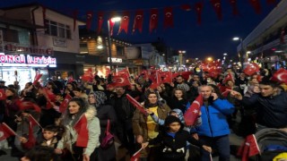 Sokaklar mehter marşı ile inledi, fenerler ile aydınlandı