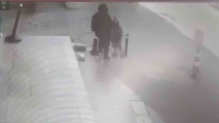 Sultanbeylide çaldıkları bebek arabasını satmaya çalışırken sahibine yakalandılar